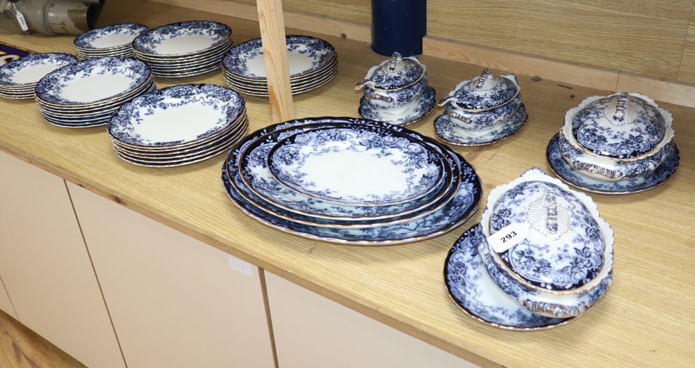 An extensive 1920s Losol ware Chatsworth pattern dinner service